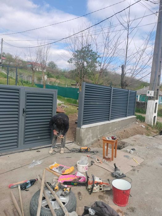 Garduri si porti stil jaluzea, sipca metalica, tabla cutata