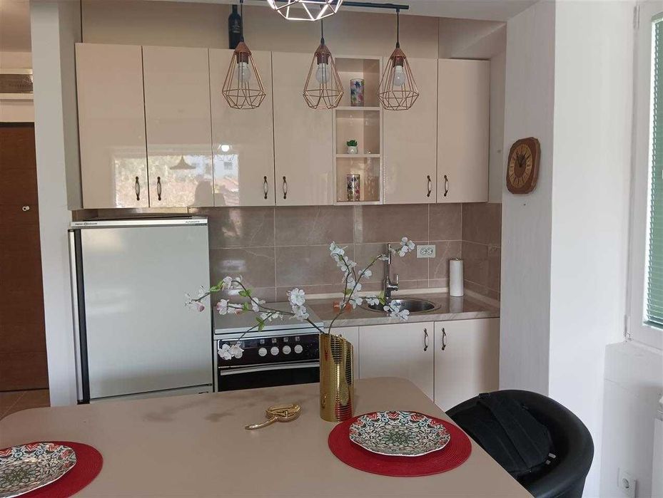 Дава се под наем Тристаен апартамент в Пловдив, Младежки Хълм - 86 кв.м за 377.4 € - Снимка #5