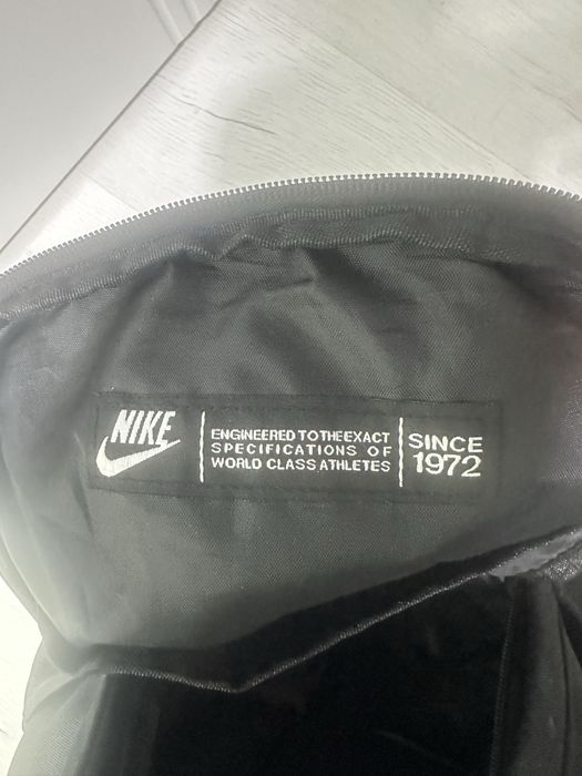рюкзак nike в черном цвете