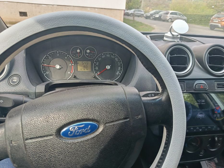 Ford Fiesta 2006  1,6 TDCi s-au schimb