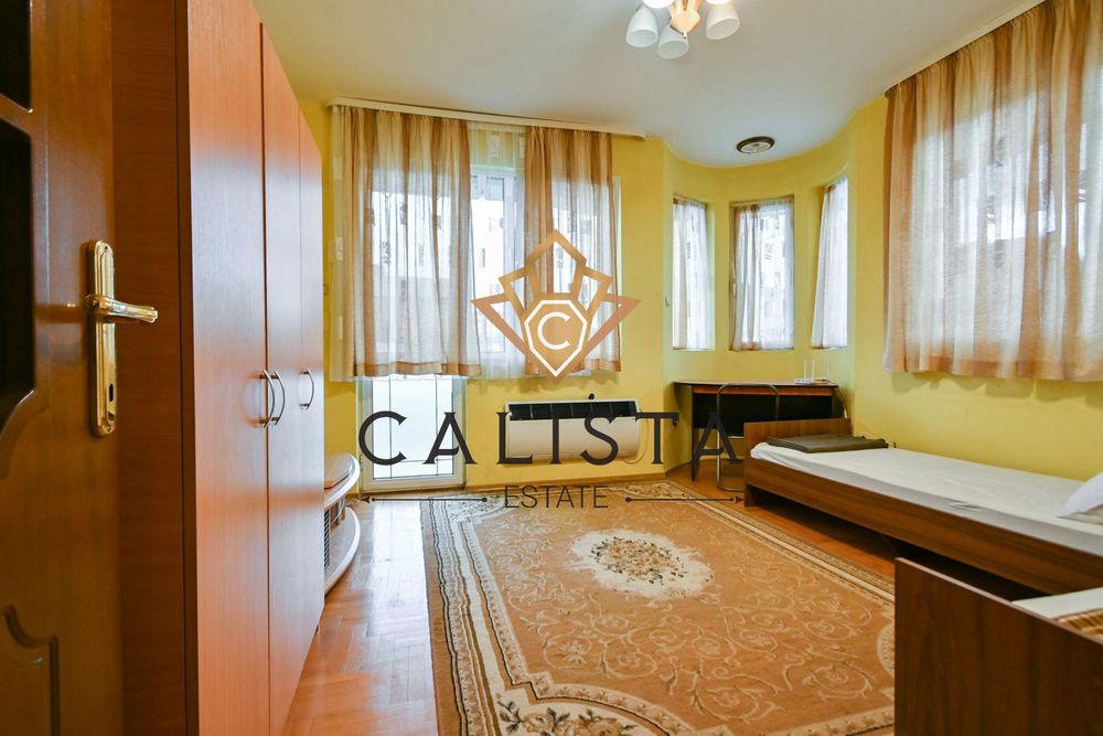 Дава се под наем Етаж от къща в София, Модерно предградие - 300 кв.м за 699 € - Снимка #7
