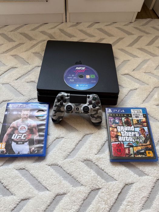 PlayStation 4 Slim