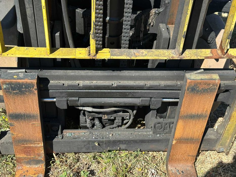 Dezmembrez stivuitor HYSTER cu motor pe gas/ GPL