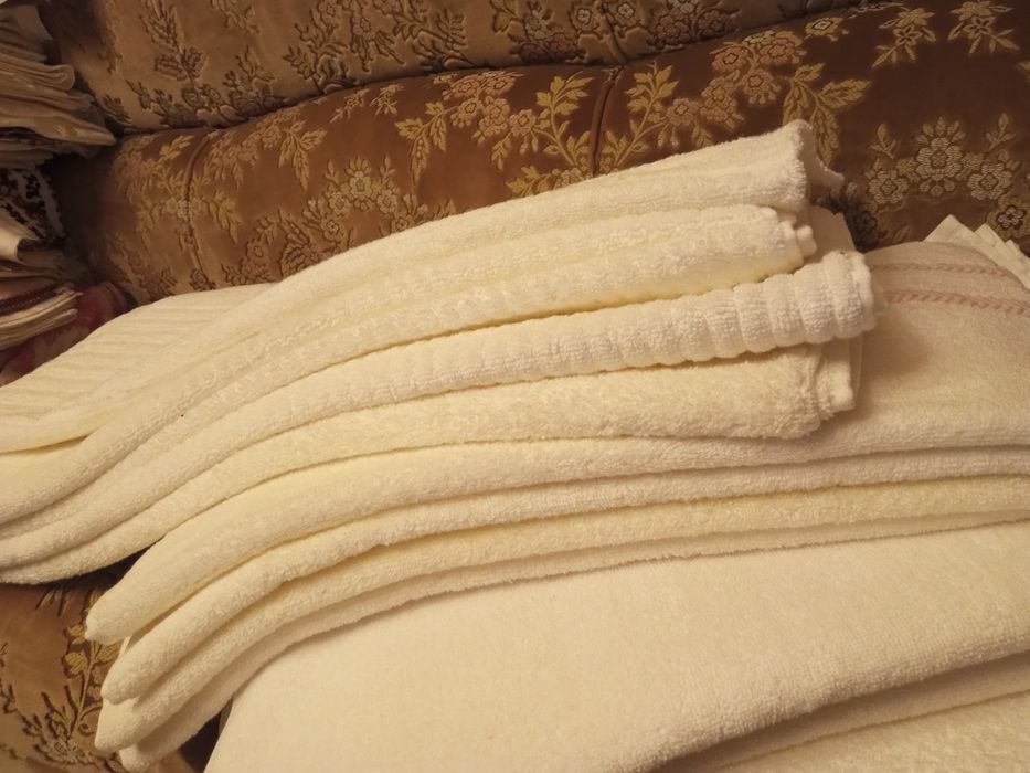 Prosoape albe din bumbac 100%, NOI, pentru pensiune