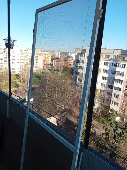 Комарник за балканска врата.