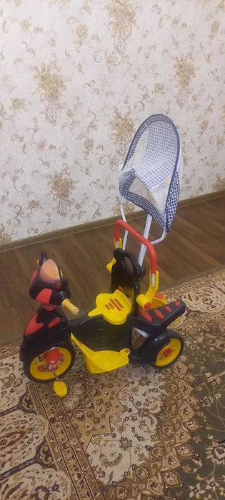 детский велосипед-коляска (трёхколёсный с ручкой)