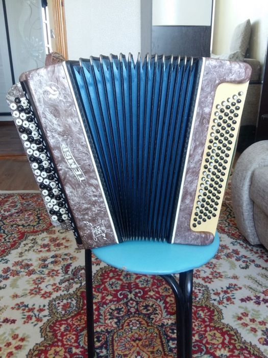 Продам баян Тембр