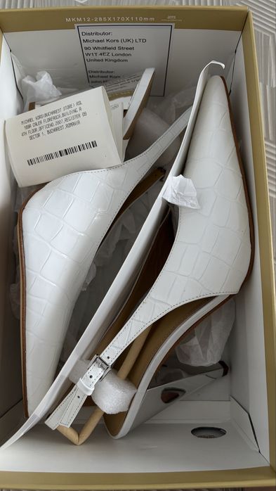 Pantofii noi nepurtati Machiel kors