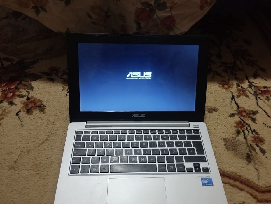 Продам ноутбук Асус в хорошем состоянии