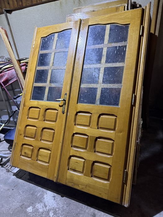 Vand usi stejar cu toc si ferestre