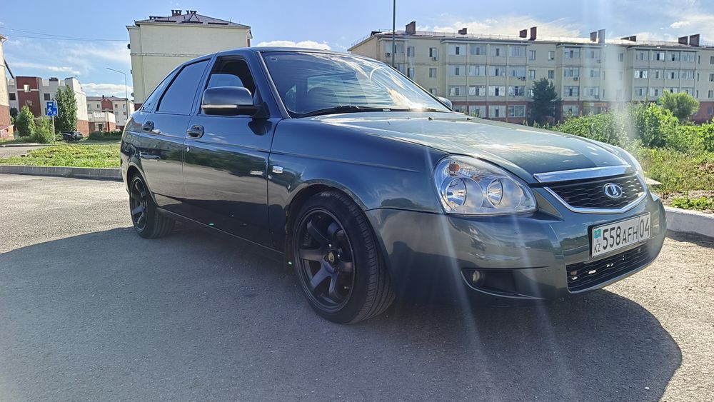 Продам Приору хэтчбек 2010 года