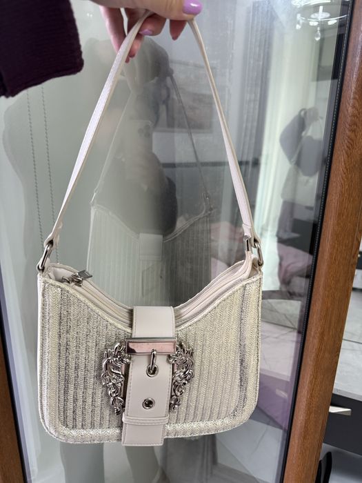 Бежева чанта,модел Versace