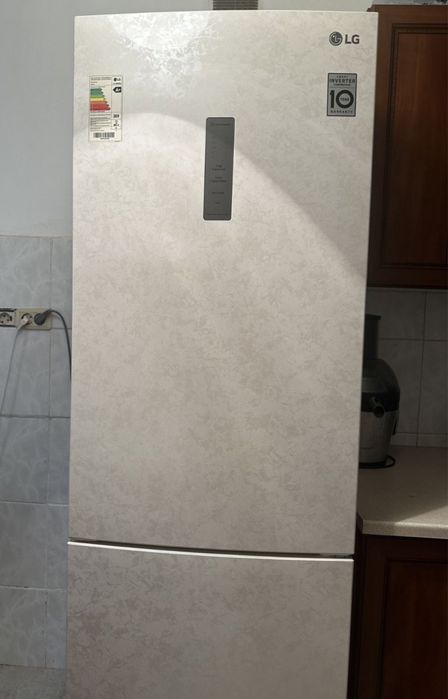 холодильник LG .