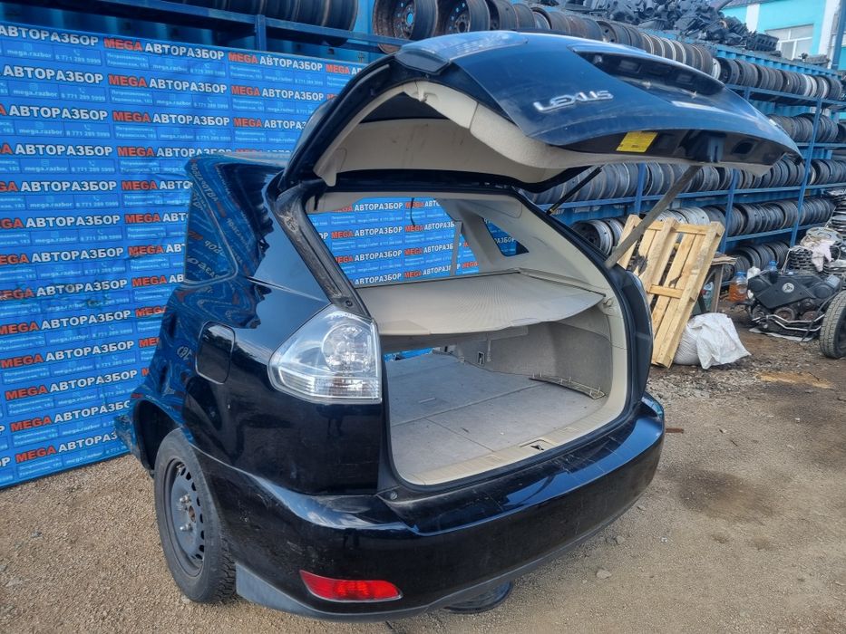 Задние крылья Lexus RX 330.