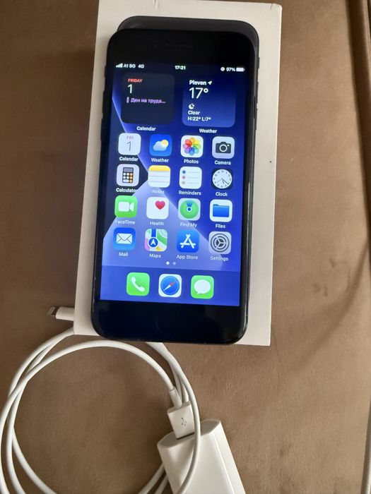 Iphone 7 128GB +кутия и зарядно