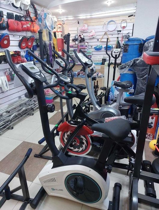 Велотренажер Эллиптический тренажер