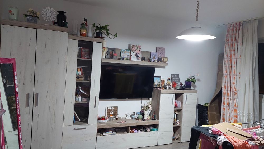 Vand mobila de living luata acum un an