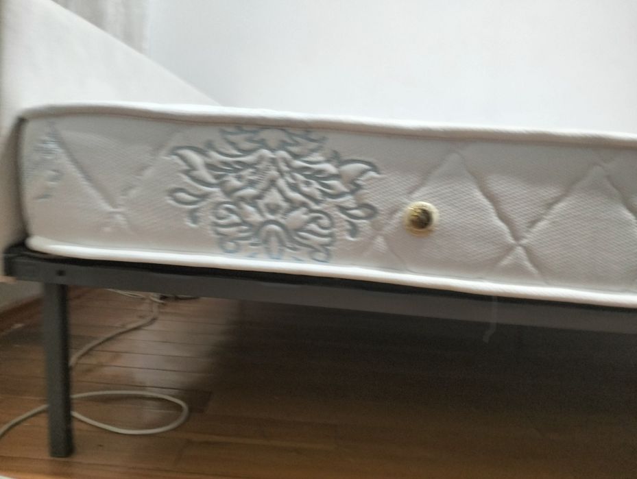 Кровать двуспальная