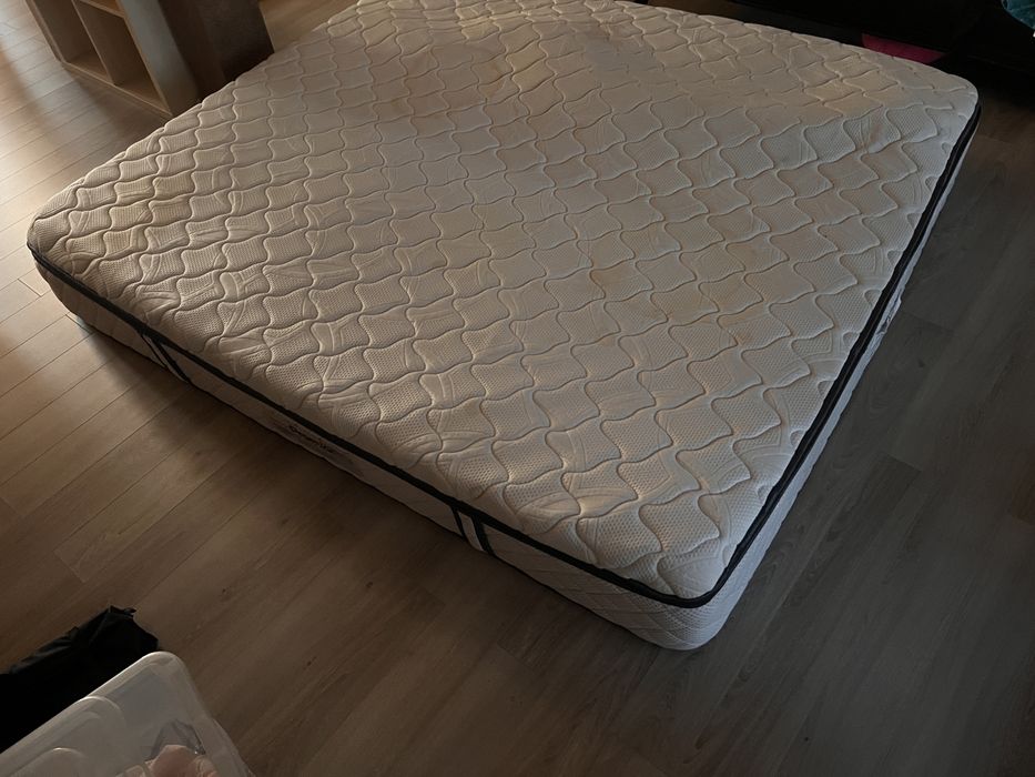 Vand saltea mobexpert in stare buna