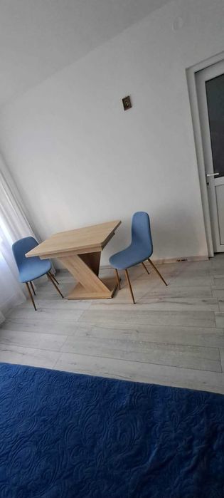 Închiriez apartament două camere