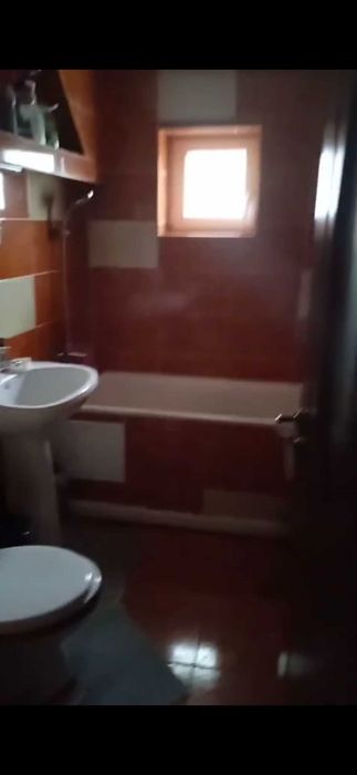 Apartament spre vânzare 74 de m pătrați zona rezidențială langa kaufland direct proprietar. Trimit filmari in privat,nu ma lasa pe site SăPunDecatPoze