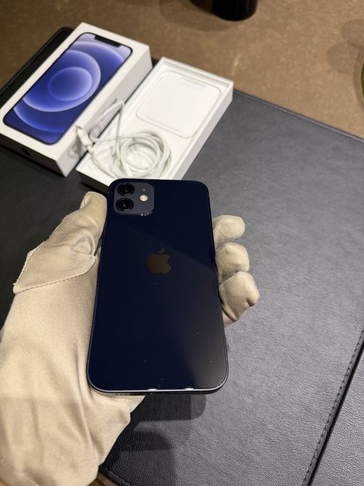 Apple iPhone 12 256GB Black – Отлично състояние / Пълен комплект