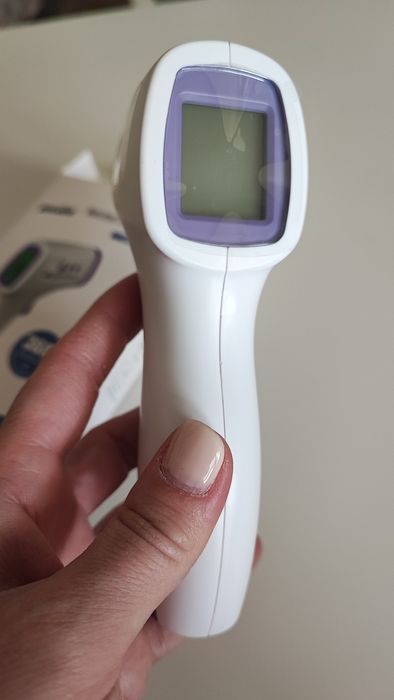 Безконтактен инфрачервен термометър