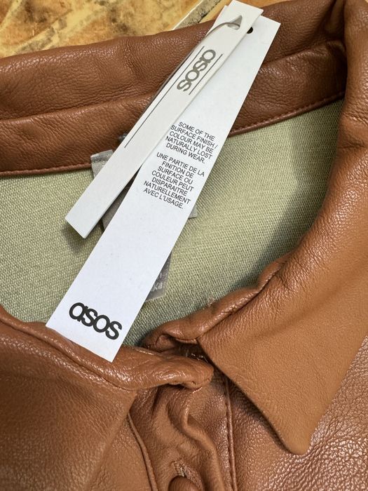 Rochie Asos superba noua cu eticheta. A se vedea in ultima poza a fost atinsa in dulap de un alt articol, se vede fiarte putin.