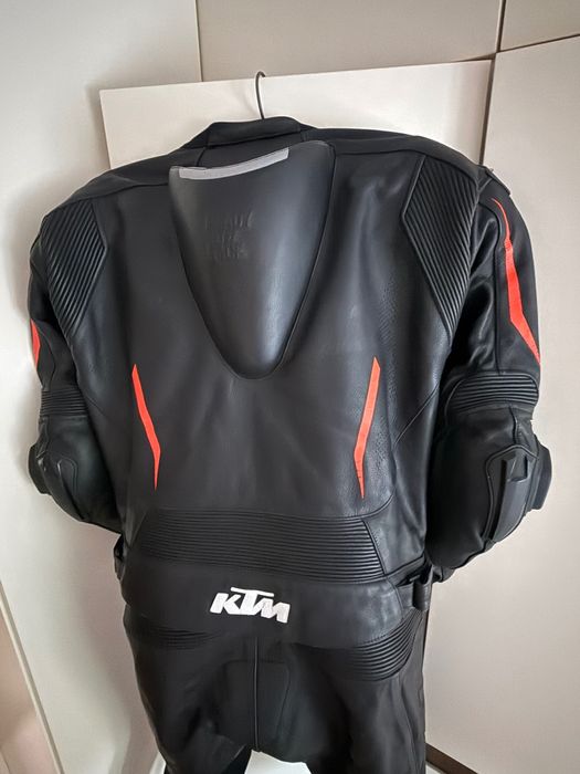 KTM Duke 125 2024 + Echipament