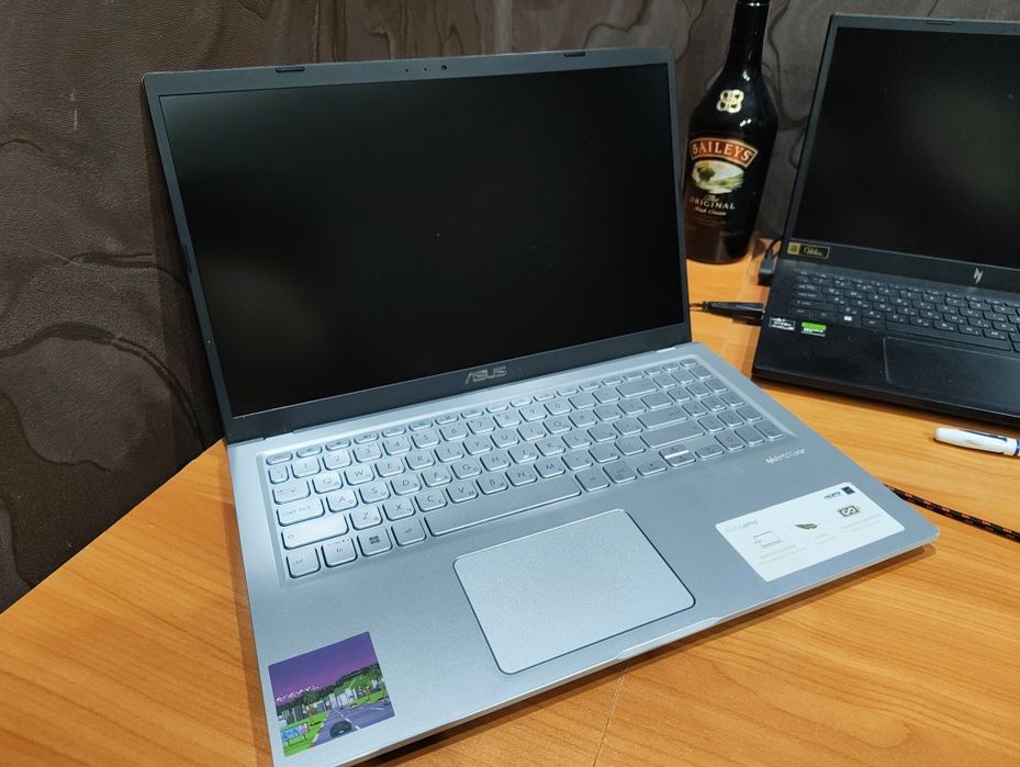 Ноутбук Asus laptop