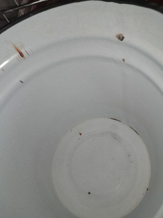 Продается 10- литровое эмалированное ведроро