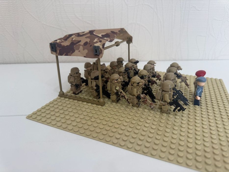 Лего солдатики с палаткой