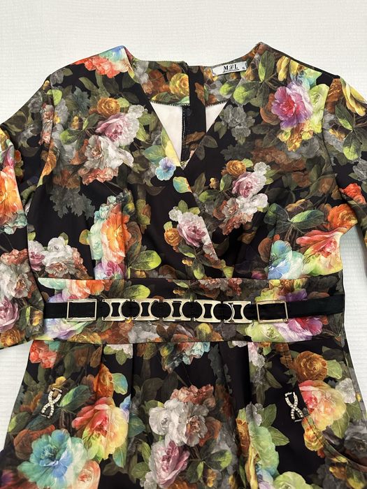 Платье с ярким цветочным принтом, размер L