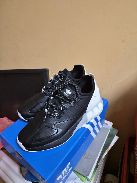 Продавам маратонки adidas