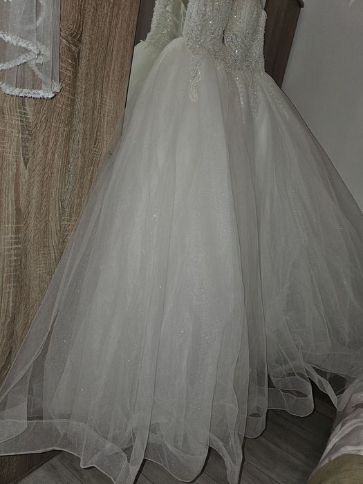 Rochie mireasa .