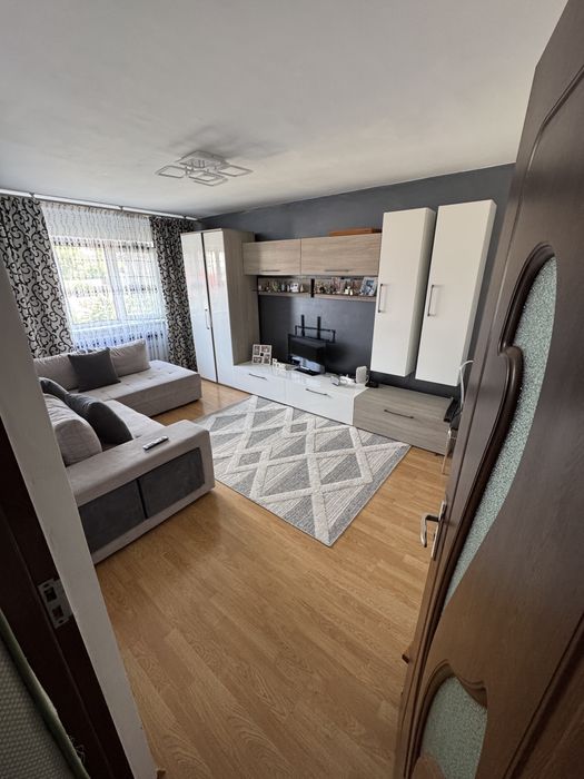 Apartamnet 2 camere, decomandat, Valea Rosie