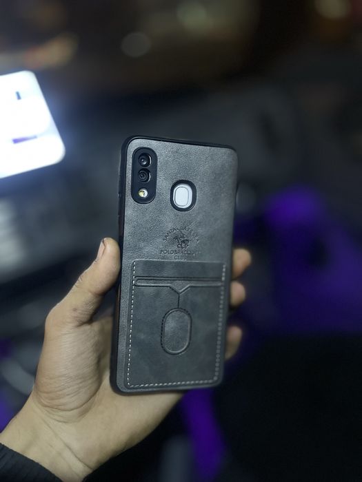 Продам Самсунг А30