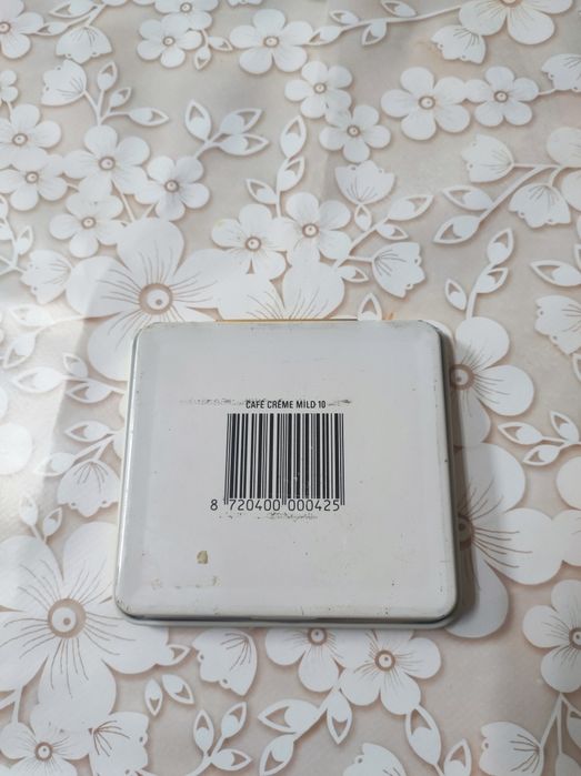 Кутийка - метална , цигарети