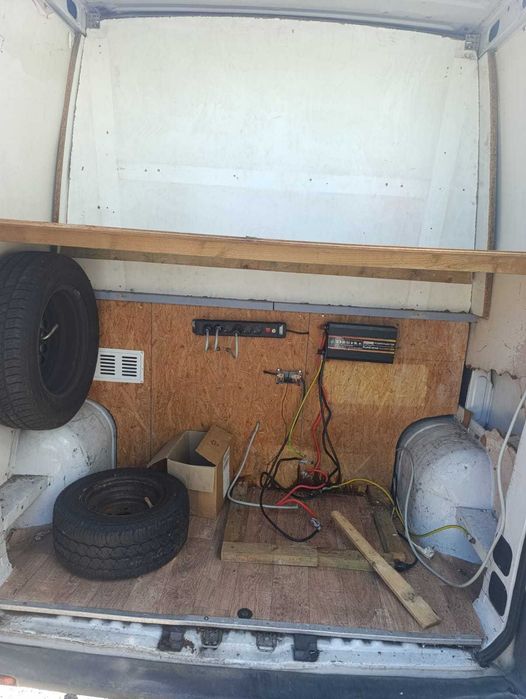 Сладоледен бус, готов за работа