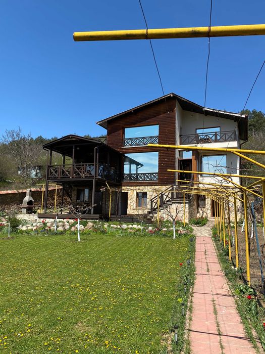 Продава се Къща в Елин Пелин - 260 кв.м за 1154 €/кв.м - Снимка #2