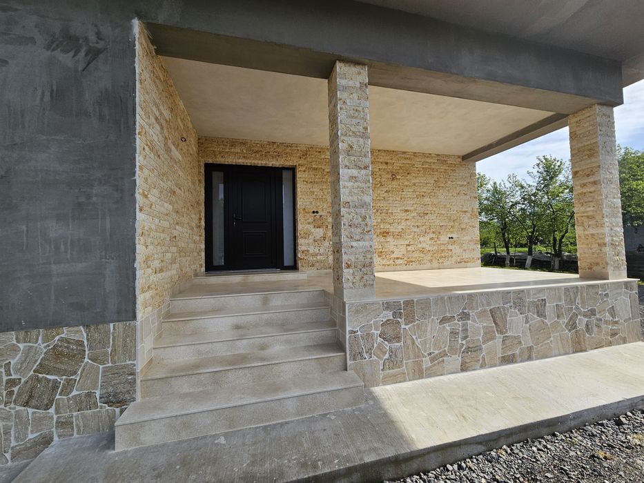 Piatră naturală scapițată