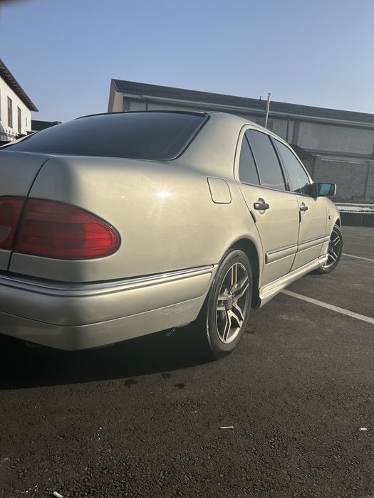 Продам мерседес w210