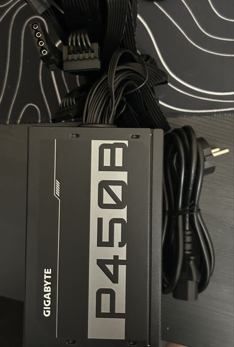 Захранване Gigabyte P450B 450W 80+ Bronze