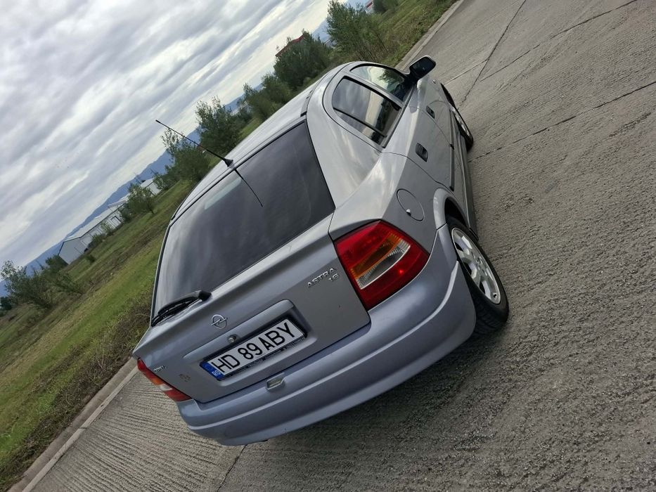 Vând motor defect