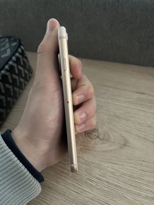 iphone 8 srochna sotiladi