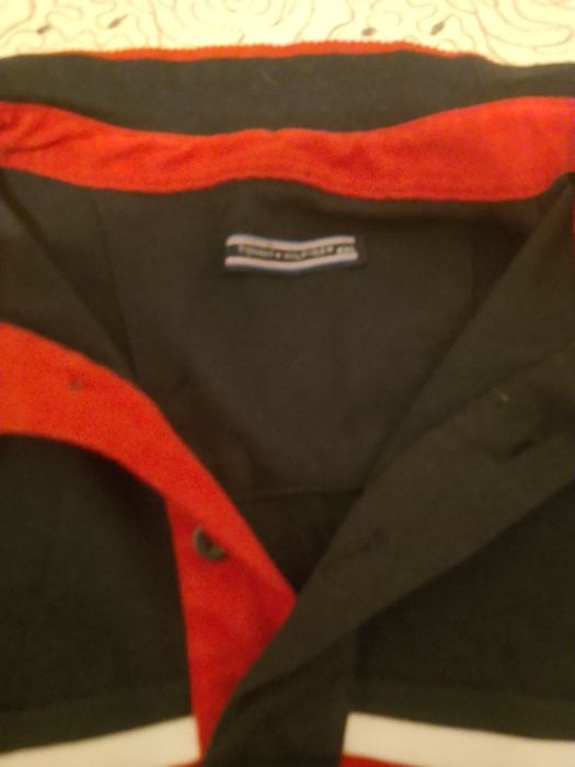 Tricou polo bărbați Tommy Hilfiger mărimea XXL – Negru cu detalii roșu și alb