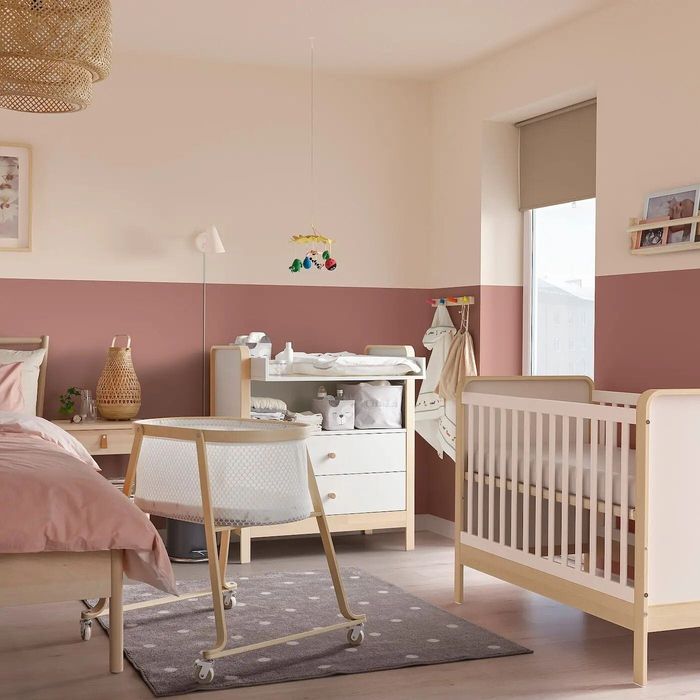 Бебешка кошара IKEA + матрак и 4 чаршафа + основа за въртележка