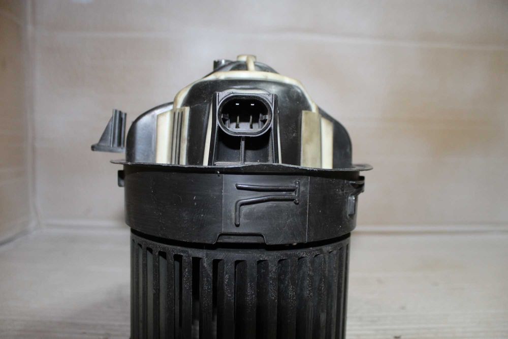 Вентилатор парно Пежо 308 1.6и 09г Peugeot 308 1.6i 2009