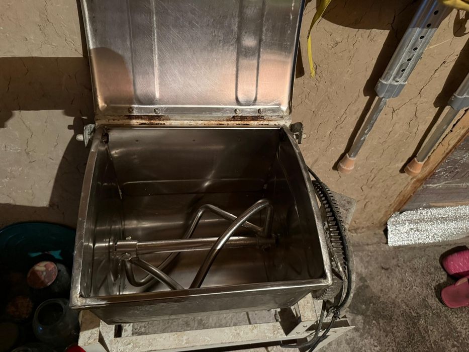 Продам тестомес в хорошем состоянии