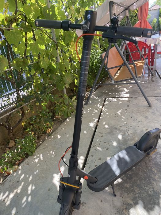 Vând trotineta xiaomi elite